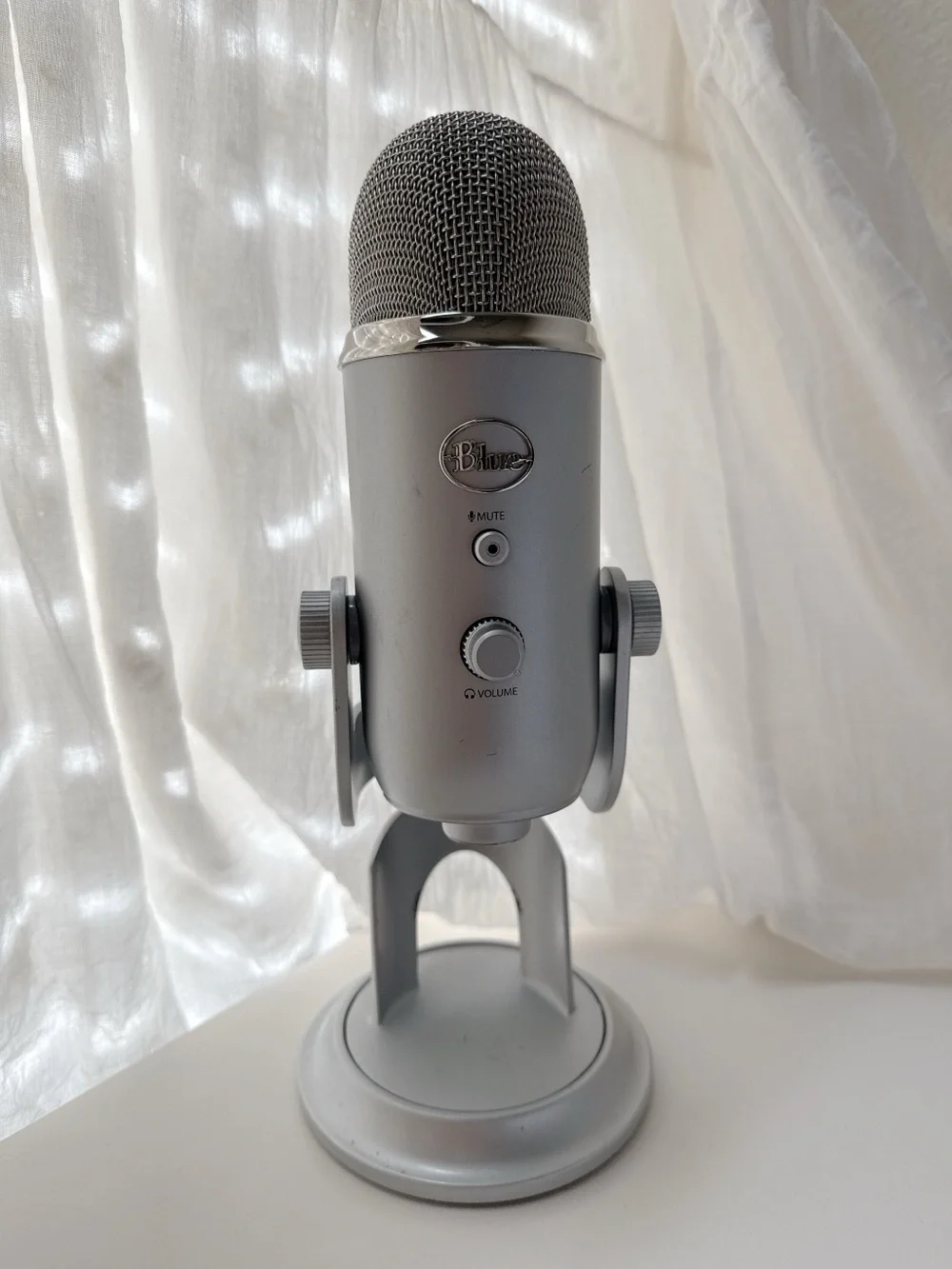 Logitech Blue Yeti USB Microphone Silver with USB Cable